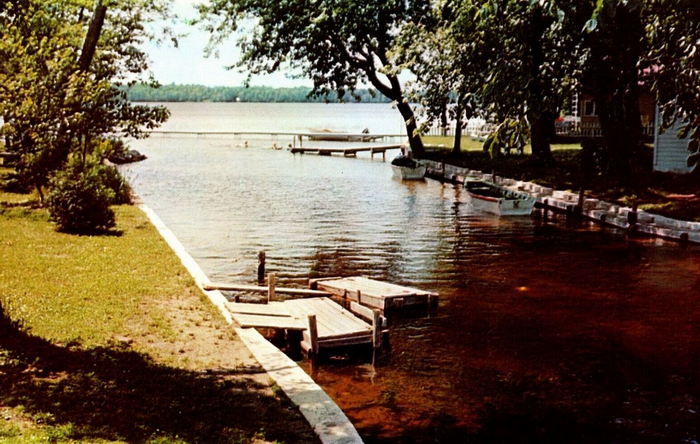 Curtis - Vintage Postcard (newer photo)